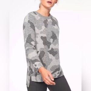 GUC Athleta Undercover Camo Wool Blend High-Low Sweater | Size M | Gray Camo